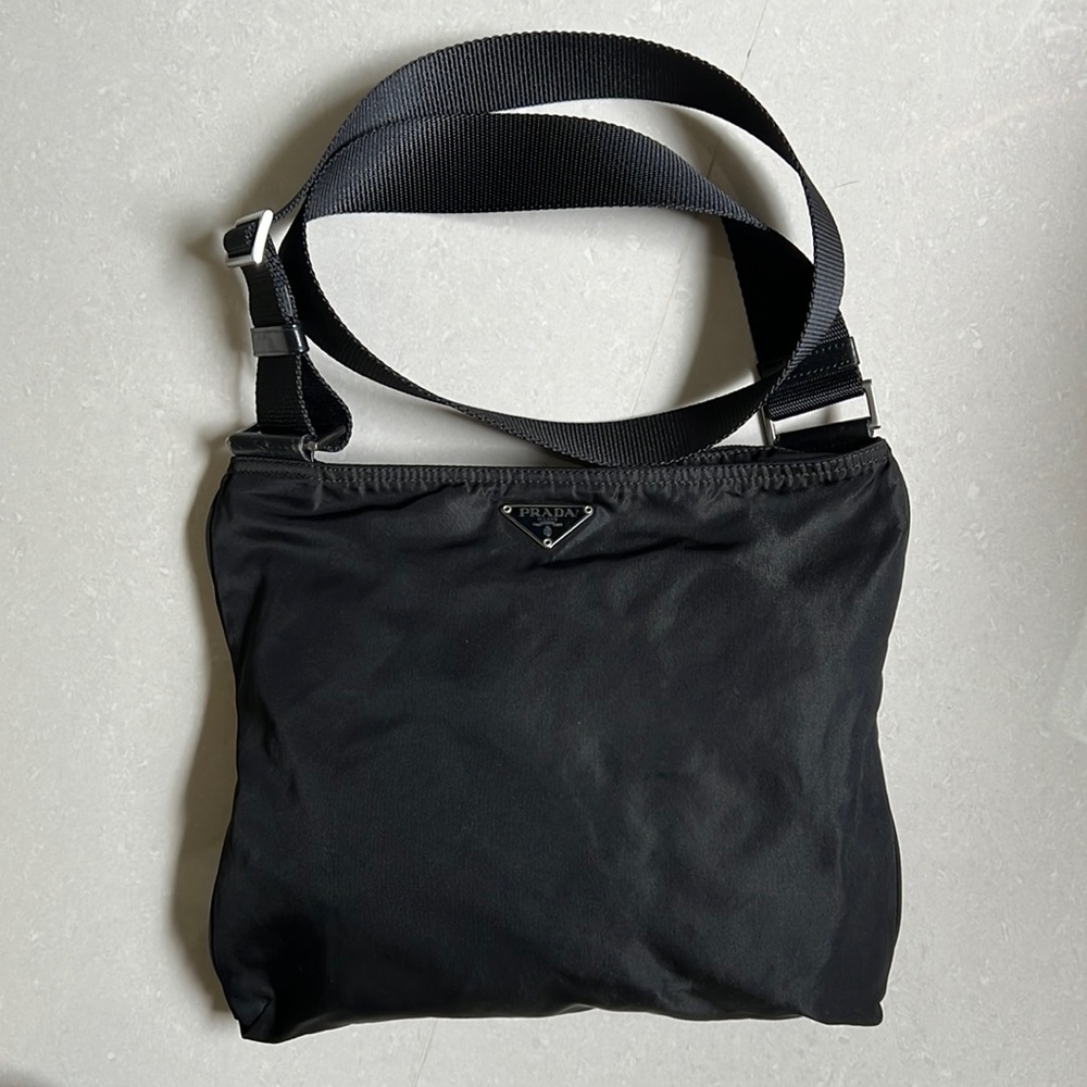 Impecable Prada Tessuto Nylon Crossbody